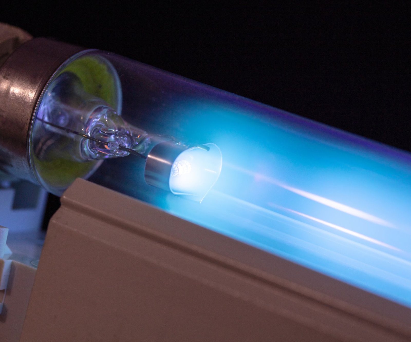 Pros and Cons of UV Light in HVAC. Is it Worth it